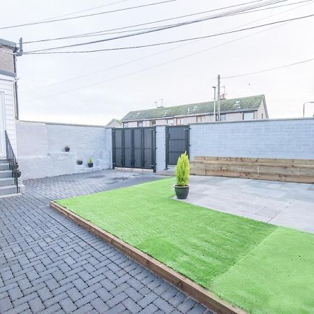 Bright, Fresh, Renovated 3 Bedroom Apartment In The Heart Of Montrose Ангъс Екстериор снимка