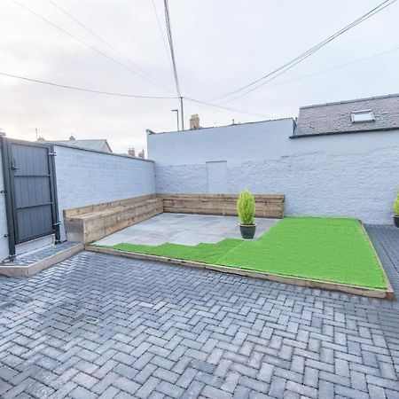 Bright, Fresh, Renovated 3 Bedroom Apartment In The Heart Of Montrose Ангъс Екстериор снимка