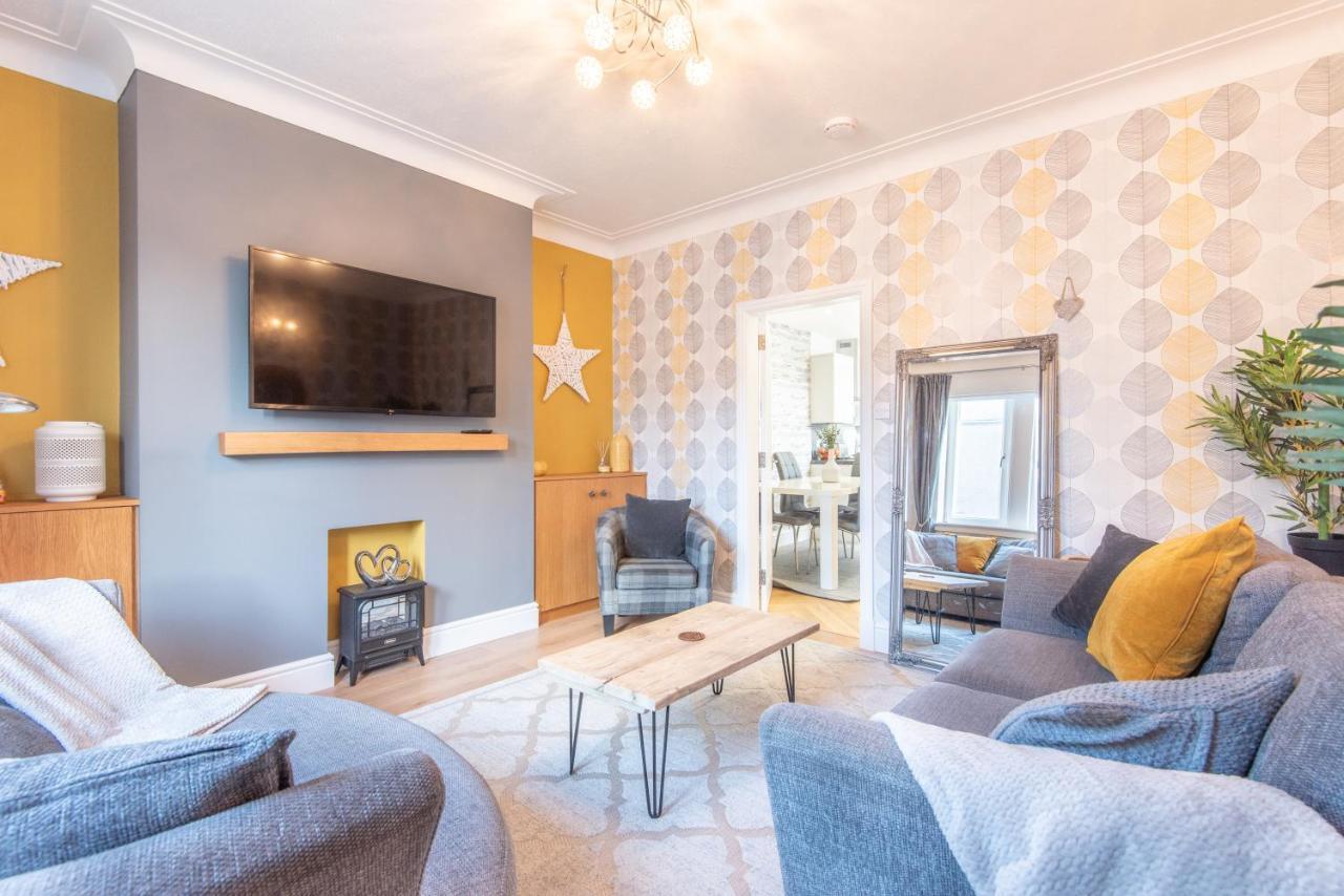 Bright, Fresh, Renovated 3 Bedroom Apartment In The Heart Of Montrose Ангъс Екстериор снимка