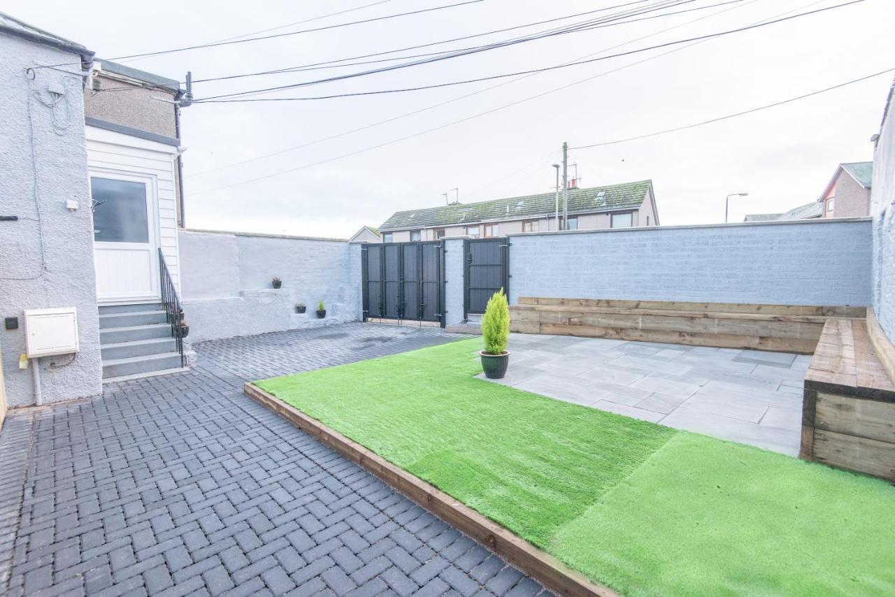 Bright, Fresh, Renovated 3 Bedroom Apartment In The Heart Of Montrose Ангъс Екстериор снимка