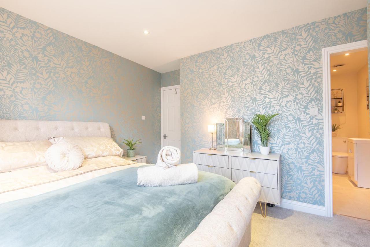 Bright, Fresh, Renovated 3 Bedroom Apartment In The Heart Of Montrose Ангъс Екстериор снимка